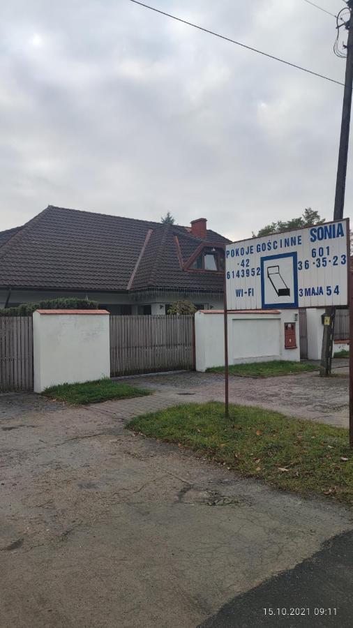 Pokoje Goscinne Sonia Tuszyn Bagian luar foto